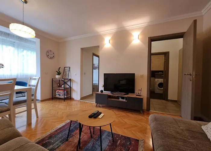 Cozy Central Apartment Next To Bus And Train Station
